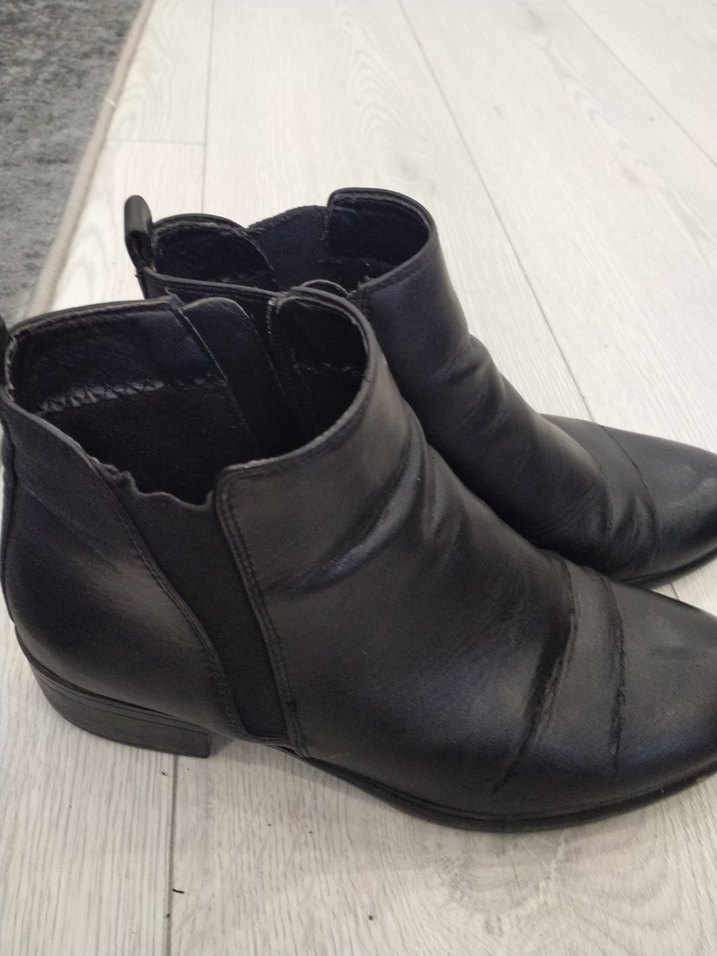 Kadın Siyah Deri Tokalı Topuklu Bot - Görsel 2