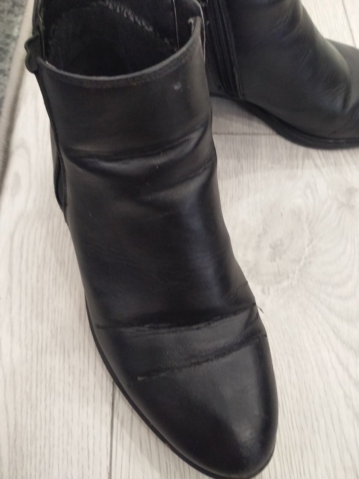 Kadın Siyah Deri Tokalı Topuklu Bot - Görsel 4