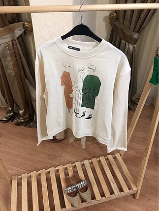 Zara Sweatshirt