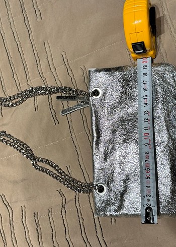 Zara Lefties Gri Deri Zincir Detaylı Gümüş Çanta
