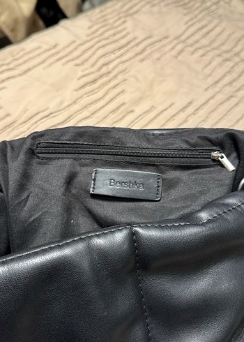  Beden siyah Renk Bershka Omuz Çantası Kadın Siyah Deri Zincir Detaylı