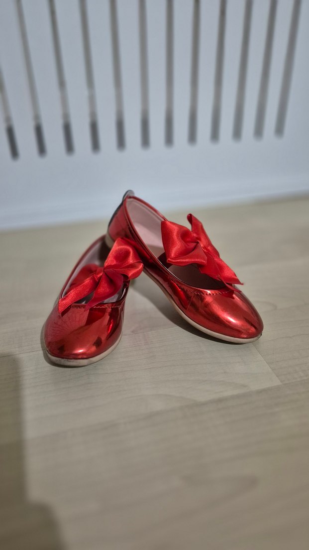 Kız Çocuk Parlak Kırmızı Fiyonk Detaylı Babet - Görsel 4