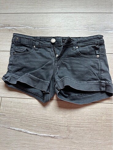 Stradivarius mini düşük bel jean şort