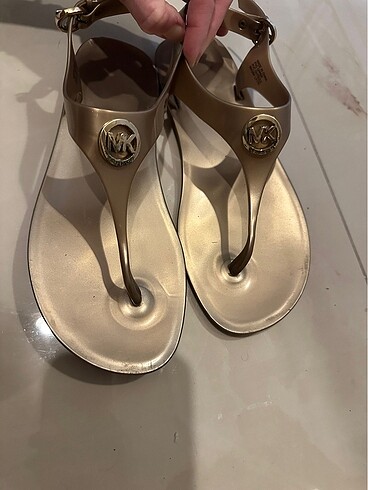 Michael Kors çok şık parmak arası terlik