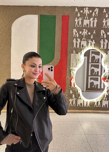 Parlak Siyah Kısa Kesim Deri Kadın Ceket - Görsel 2