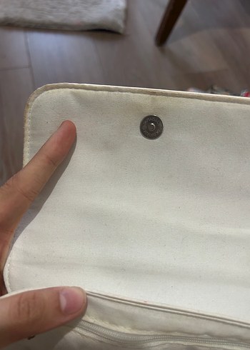  Beden Beyaz Zincir Detaylı Kadın Deri Çanta