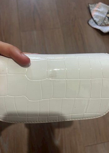  Beden beyaz Renk Beyaz Zincir Detaylı Kadın Deri Çanta