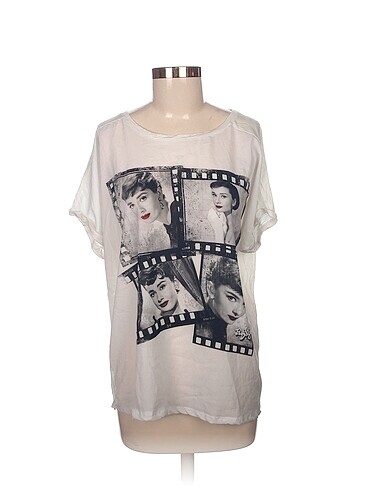 Yessica T-shirt %70 İndirimli.