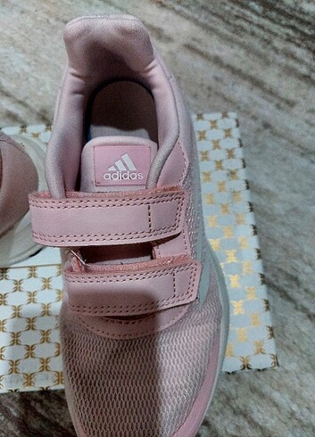 34 Beden Adidas çocuk spor ayakkabı