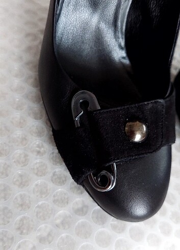 37 Beden Stiletto