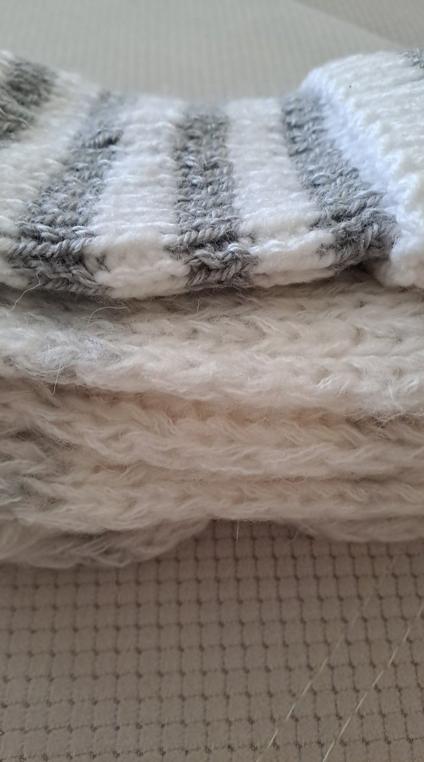 Beyaz Gri Örgü  Atkı ve Bere Seti - Görsel 4