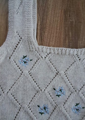 Nakışlı Kısa Örgü crop süveter - Görsel 2