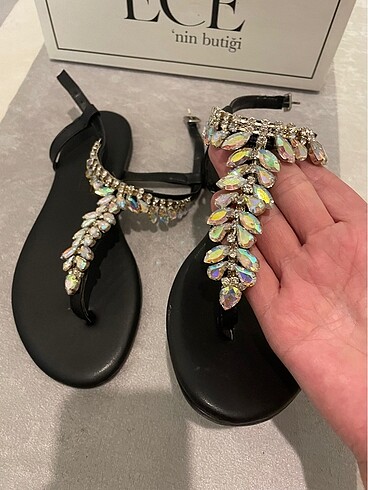Diğer Siyah taşlı sandalet