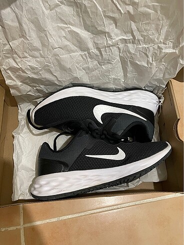Nike W Revolution 6 Nn - Kadin Siyah Spor
