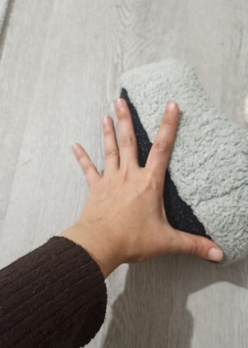 Kız Çocuk Gri Kürklü Tavşan Desenli Ev Terliği - Görsel 4