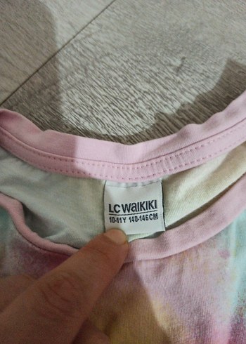 Kız Çocuk Çok Renkli Batik Baskılı Tişört - Görsel 4