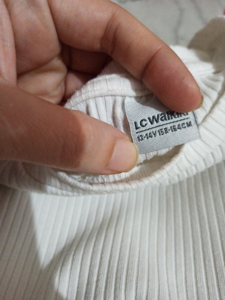 kırık beyaZi Kısa Kollu crop Tişört - Görsel 2