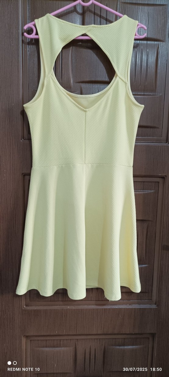 Sarı Kolsuz Midi Elbise - Görsel 2