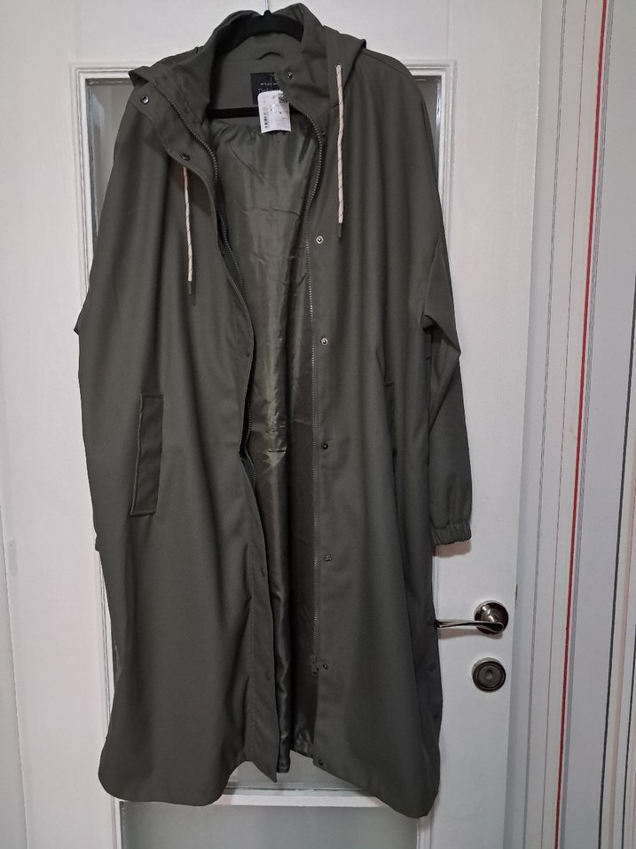 Haki Renklii Bol kesim Kapüşonlu Uzun Kadın Yağmurluk - Görsel 2
