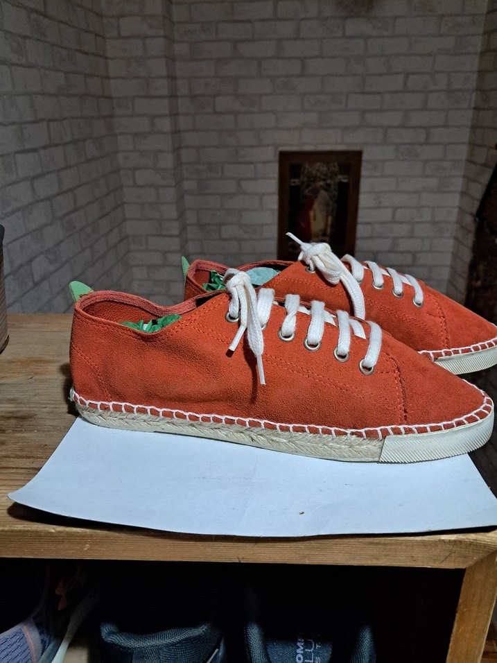 YARGICI 38 NUMARA ETİKETLİ AYAKABI - Görsel 3