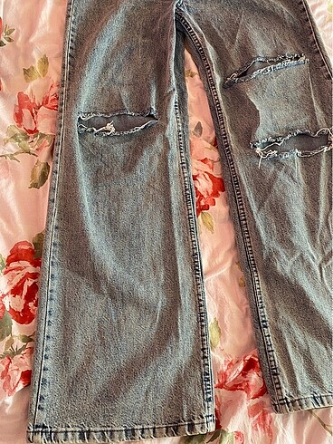 Urban Outfitters İspanyol paça jean