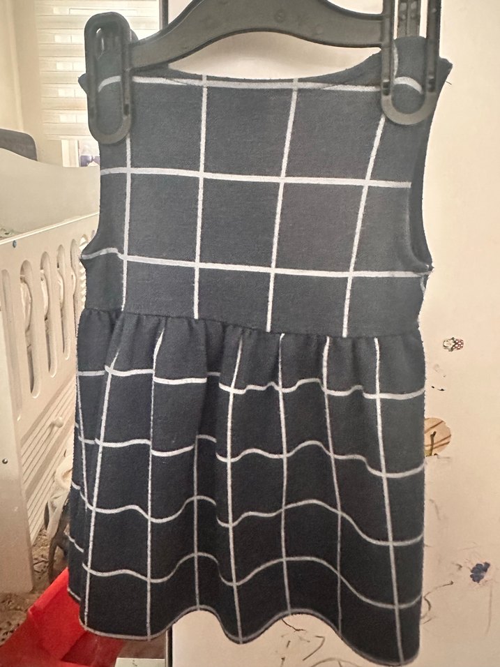 Kız Çocuk Gri Kareli Kolsuz Elbise - Görsel 3