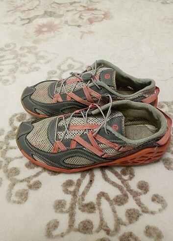 37 Beden Merrell orijinaldir 