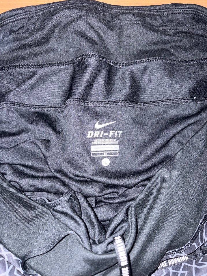 Nike Kadın Siyah Mini Şort - Görsel 5