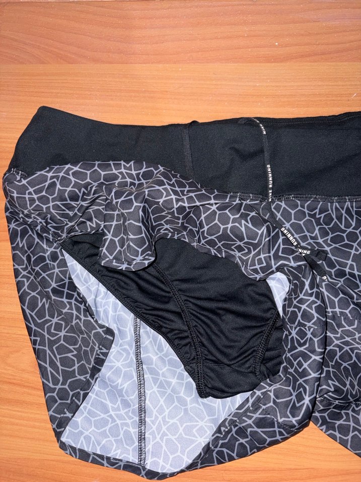 Nike Kadın Siyah Mini Şort - Görsel 3