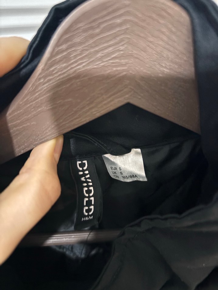 HM Siyah Düğmeli mont - Görsel 2