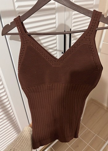 Kahverengi V Yakalı İnce Askılı Triko Atlet - Görsel 2