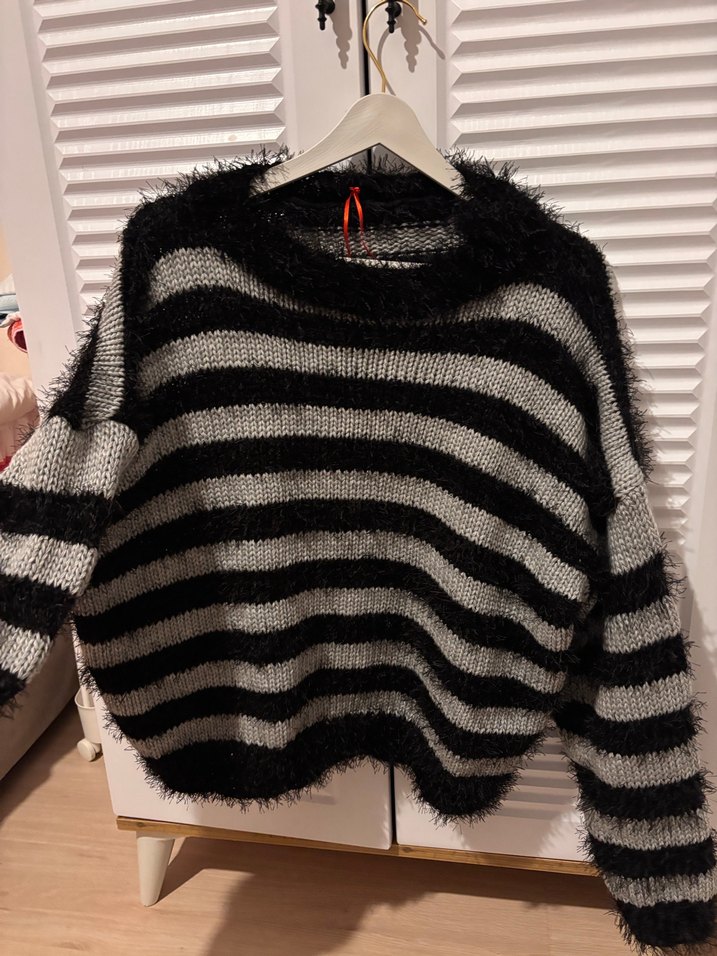 Kadın Siyah Gri Çizgili Örgü Kazak - Görsel 4