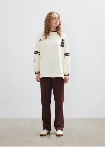 Beyaz Oversize Kadın Sweatshirt - Görsel 4