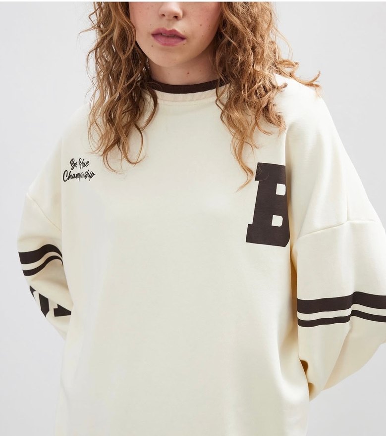 Beyaz Oversize Kadın Sweatshirt - Görsel 3