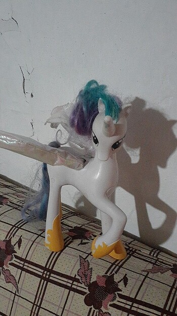 MY LITTLE PONY Buyuk kanatlari hareket eden pony