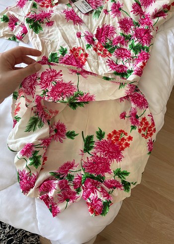 s Beden pembe Renk Pembe Çiçekli V Yakalı şort tulum