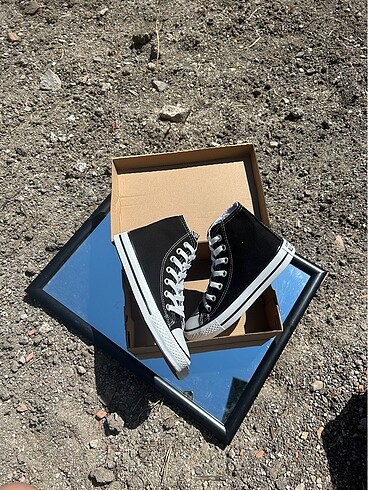 siyah converse