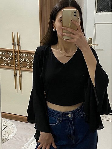 Siyah sırt dekolteli şifon kol tül bluz