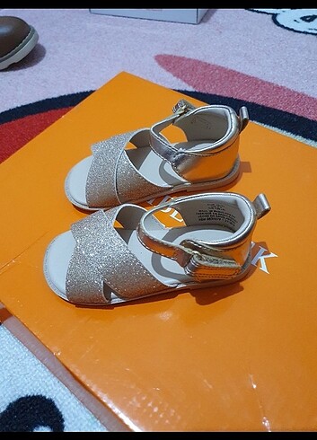 21 Beden altın Renk H&M 20-21 numara kız çocuk sandalet