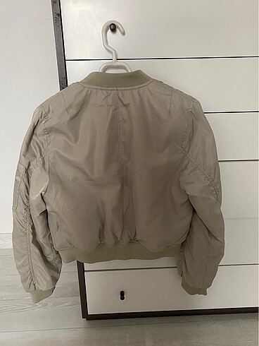 Pull and Bear Bomber ceker
