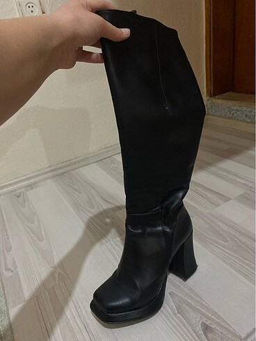Siyah çizme