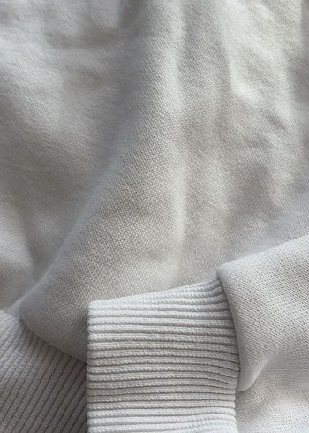 Beyaz Kapüşonlu Sweatshirt - Görsel 2