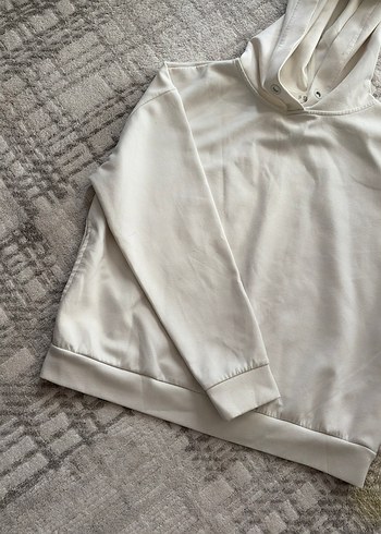 Beyaz Kapüşonlu Kadın Sweatshirt - Görsel 2