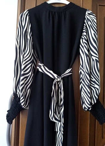 36 Beden siyah Renk ZEBRA DESENLİ TUNİK