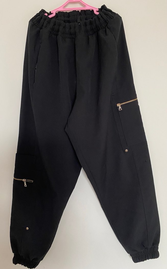 Siyah Kadın Bol Kesim Midi Kumaş Pantolon - Görsel 2