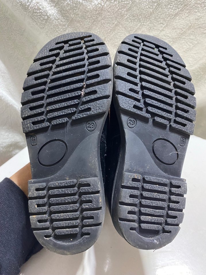 Kelebek Nakışlı Siyah Kız Botu - Görsel 4