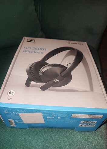 SENNHEISER HD 250 BT KABLOSUZ KULAK ÜSTÜ KULAKLIK 