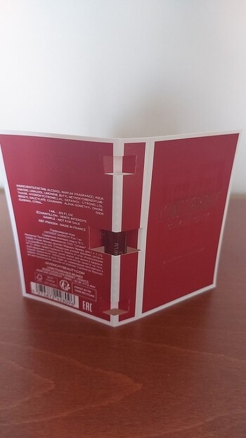 Givenchy L'Interdit rouge - Görsel 3