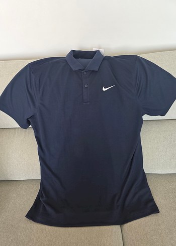 Nike Ürün %100 geri dönüştürülmüş polyester fiberden üretilmiştir