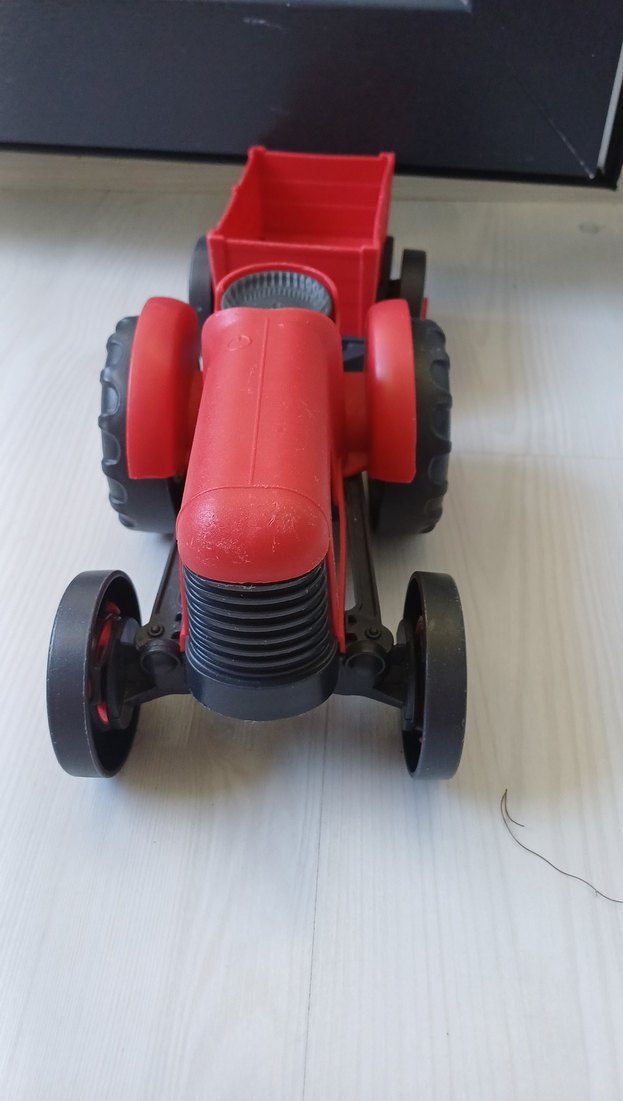 Kırmızı ve Gri Oyuncak Traktör - Görsel 4